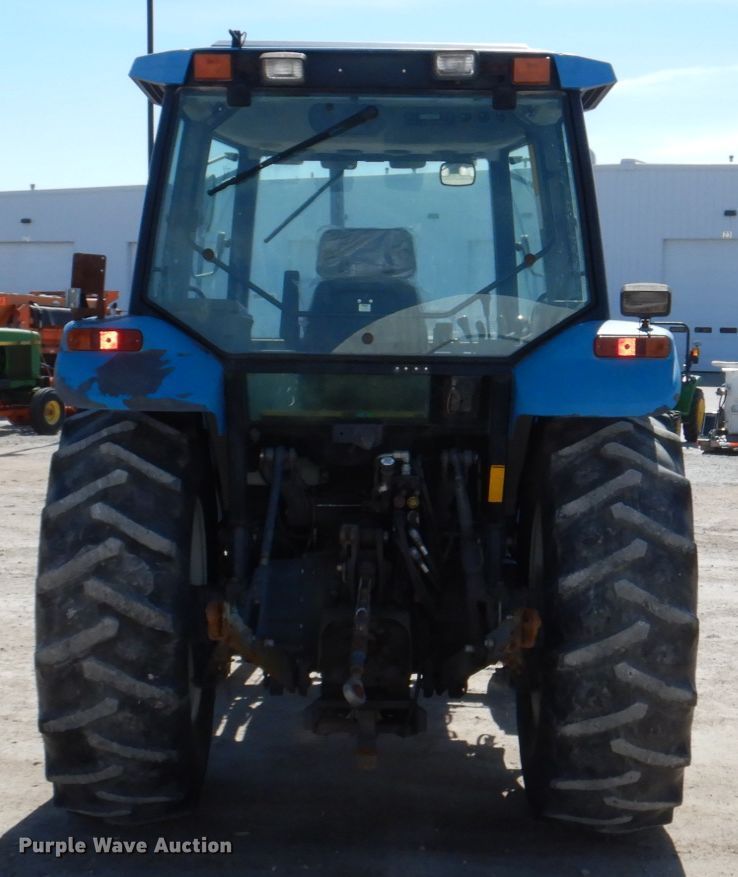 image for item DN7271 1995 New Holland 5640  tractor