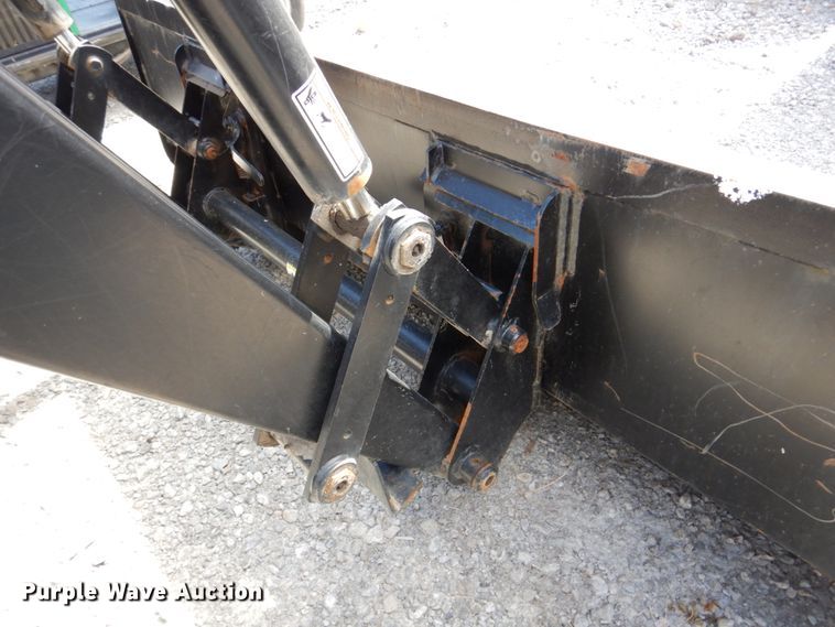 image for item DN7271 1995 New Holland 5640  tractor