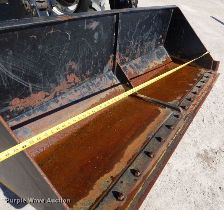 image for item DN7271 1995 New Holland 5640  tractor