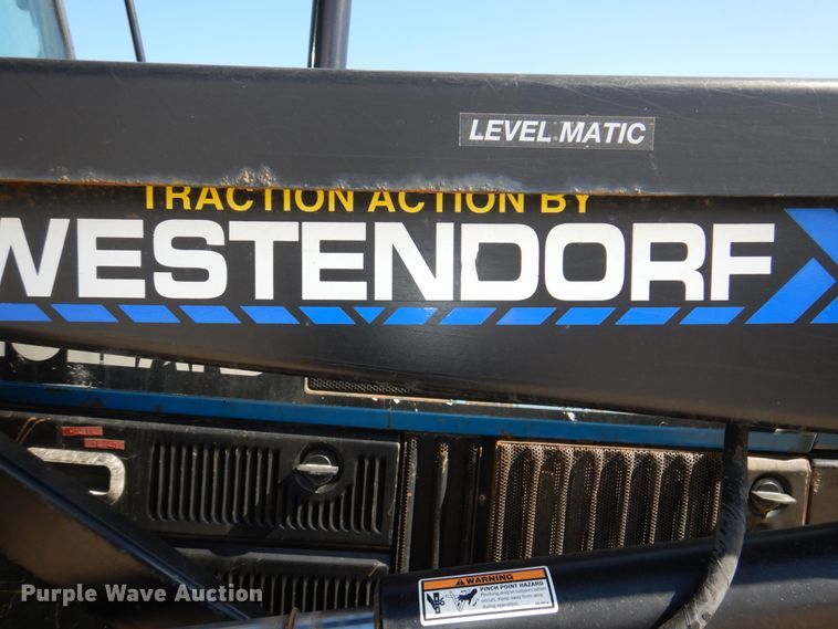 image for item DN7271 1995 New Holland 5640  tractor