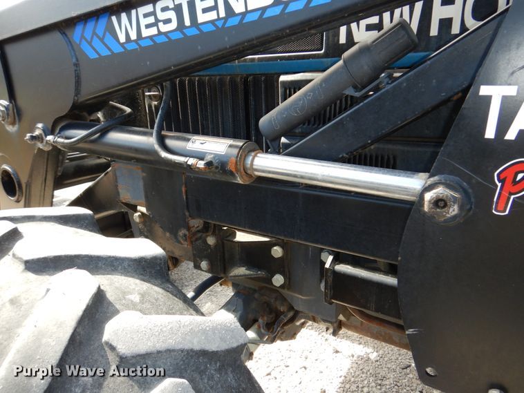 image for item DN7271 1995 New Holland 5640  tractor