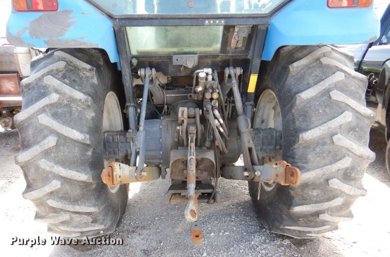 image for item DN7271 1995 New Holland 5640  tractor