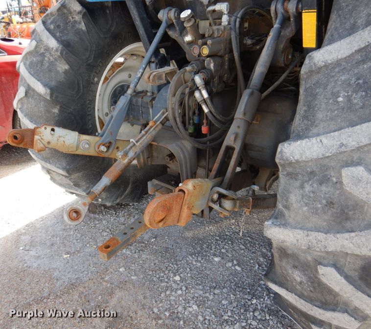 image for item DN7271 1995 New Holland 5640  tractor