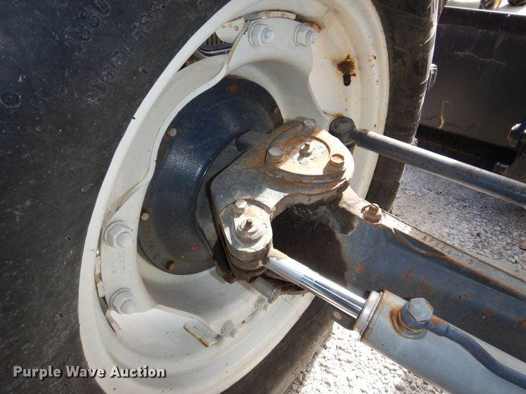 image for item DN7271 1995 New Holland 5640  tractor