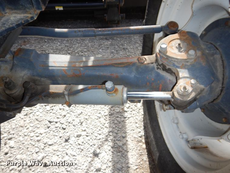 image for item DN7271 1995 New Holland 5640  tractor