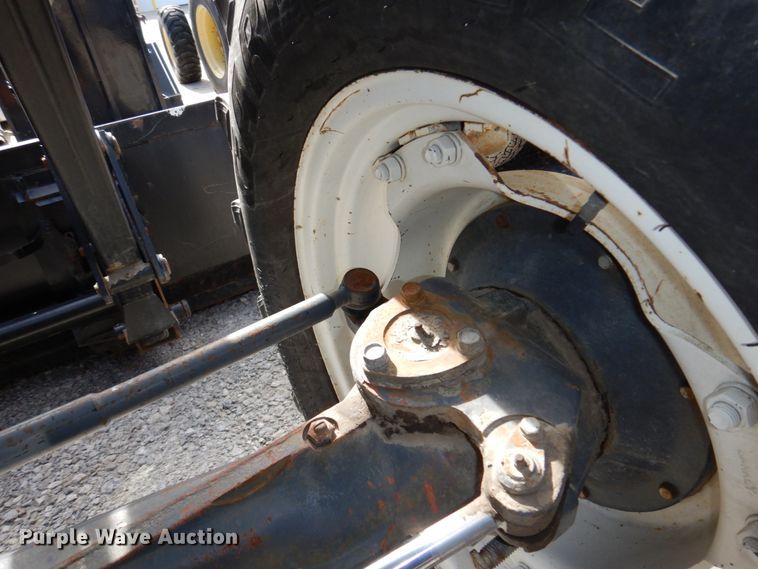 image for item DN7271 1995 New Holland 5640  tractor