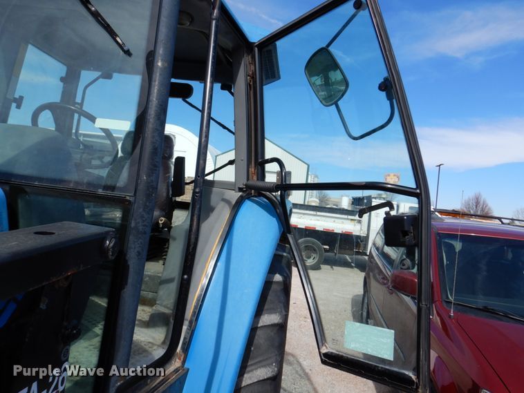 image for item DN7271 1995 New Holland 5640  tractor