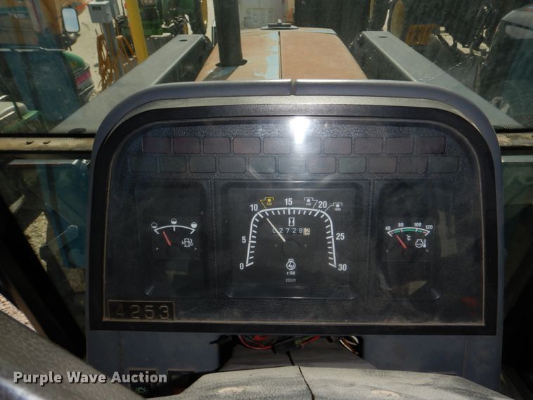 image for item DN7271 1995 New Holland 5640  tractor