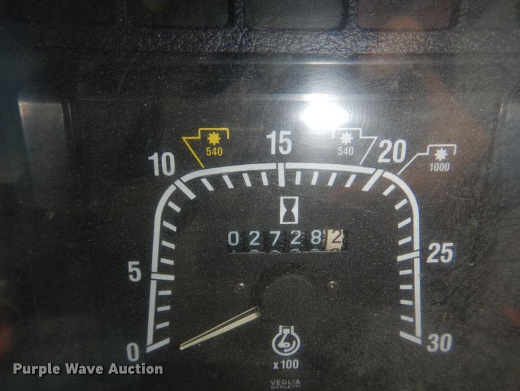 image for item DN7271 1995 New Holland 5640  tractor