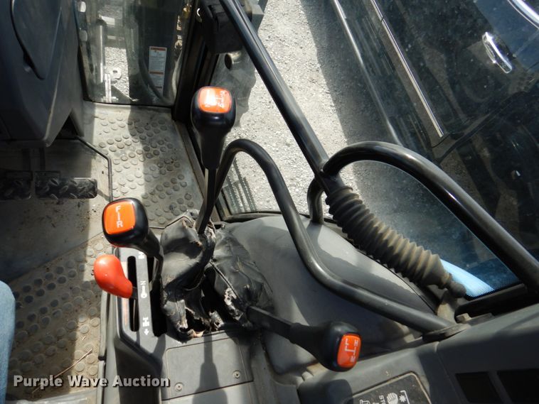 image for item DN7271 1995 New Holland 5640  tractor