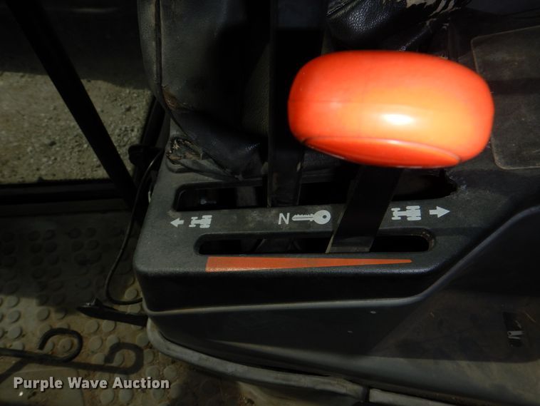 image for item DN7271 1995 New Holland 5640  tractor