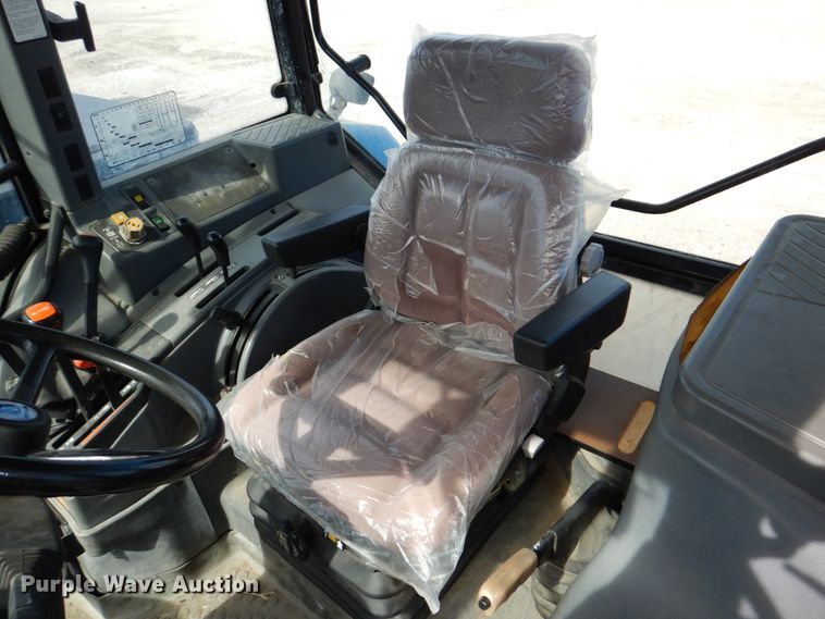 image for item DN7271 1995 New Holland 5640  tractor