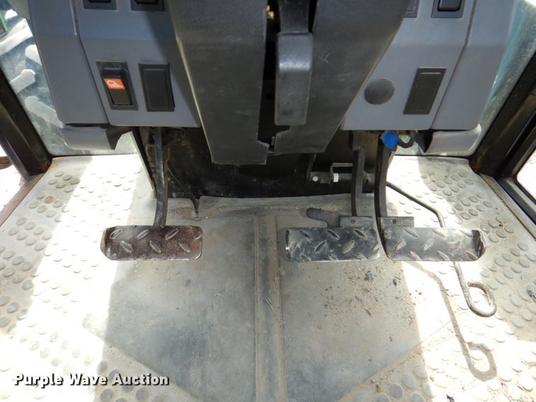 image for item DN7271 1995 New Holland 5640  tractor