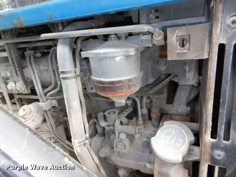 image for item DN7271 1995 New Holland 5640  tractor