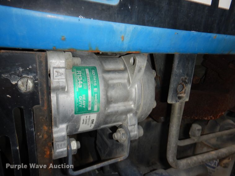 image for item DN7271 1995 New Holland 5640  tractor