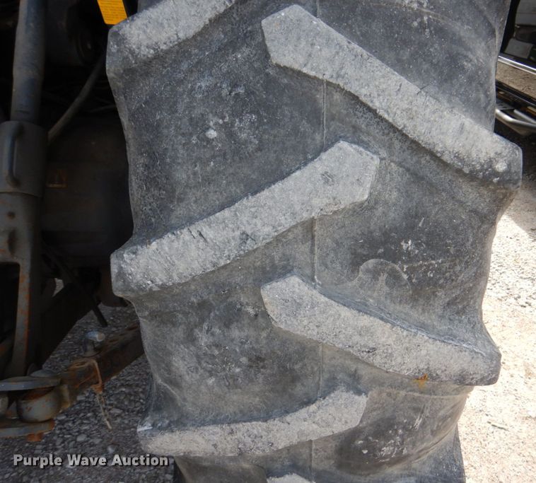 image for item DN7271 1995 New Holland 5640  tractor