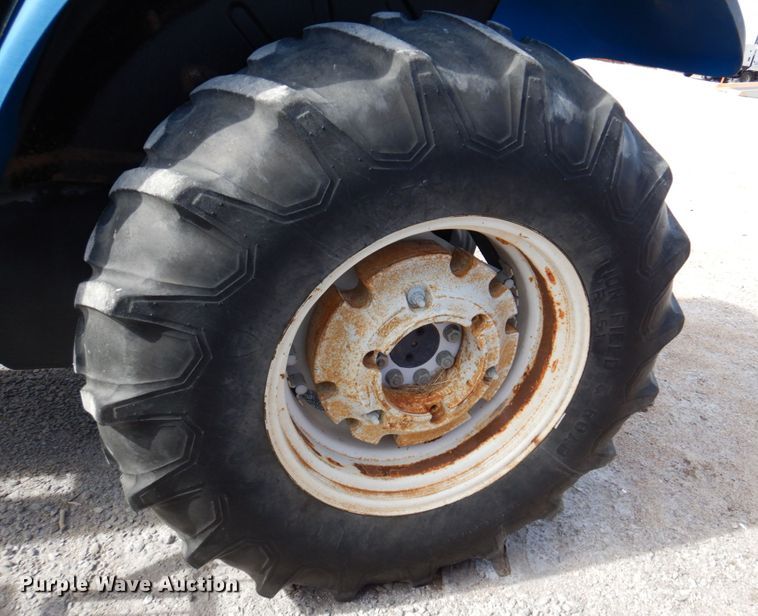 image for item DN7271 1995 New Holland 5640  tractor