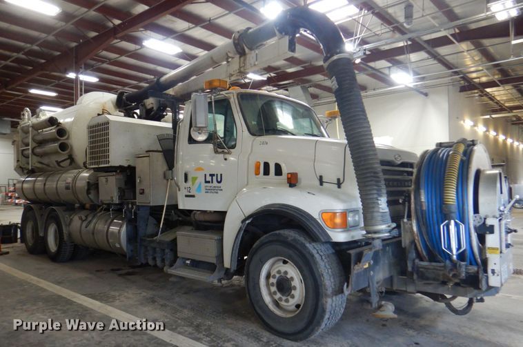 image for item DN7273 2005 Sterling L8500  sewer jetter truck