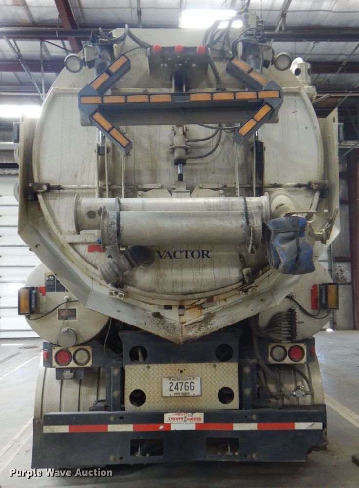 image for item DN7273 2005 Sterling L8500  sewer jetter truck