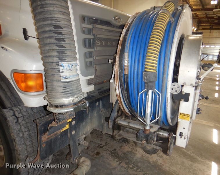 image for item DN7273 2005 Sterling L8500  sewer jetter truck