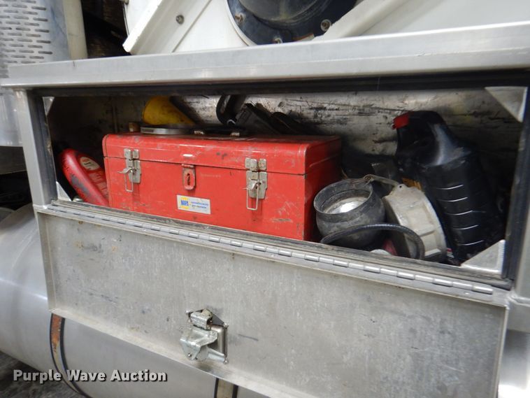 image for item DN7273 2005 Sterling L8500  sewer jetter truck