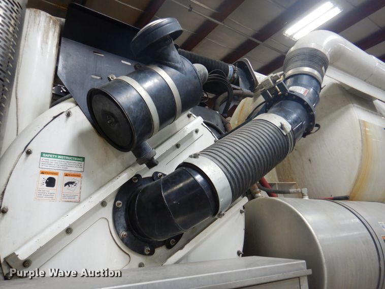 image for item DN7273 2005 Sterling L8500  sewer jetter truck