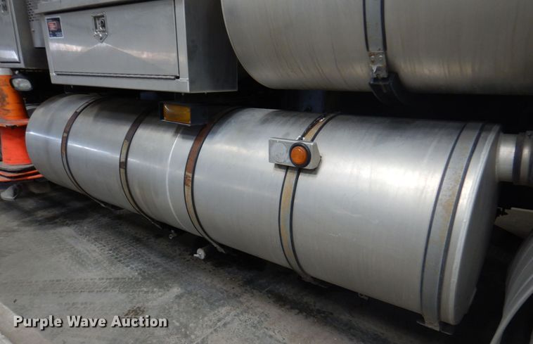 image for item DN7273 2005 Sterling L8500  sewer jetter truck