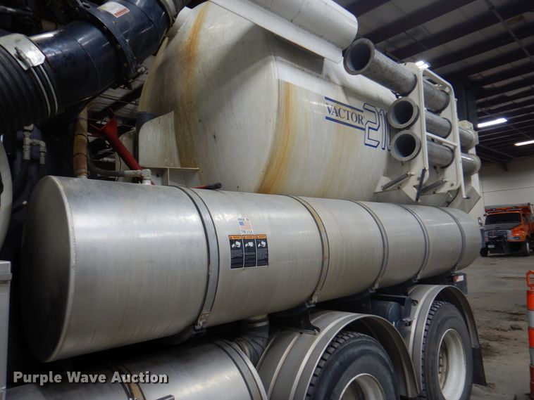 image for item DN7273 2005 Sterling L8500  sewer jetter truck