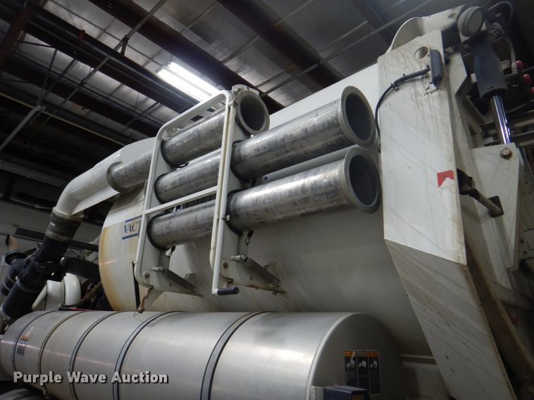 image for item DN7273 2005 Sterling L8500  sewer jetter truck