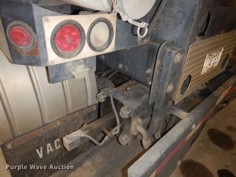 image for item DN7273 2005 Sterling L8500  sewer jetter truck