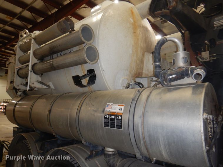 image for item DN7273 2005 Sterling L8500  sewer jetter truck