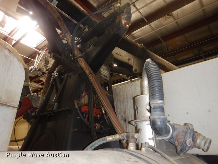 image for item DN7273 2005 Sterling L8500  sewer jetter truck