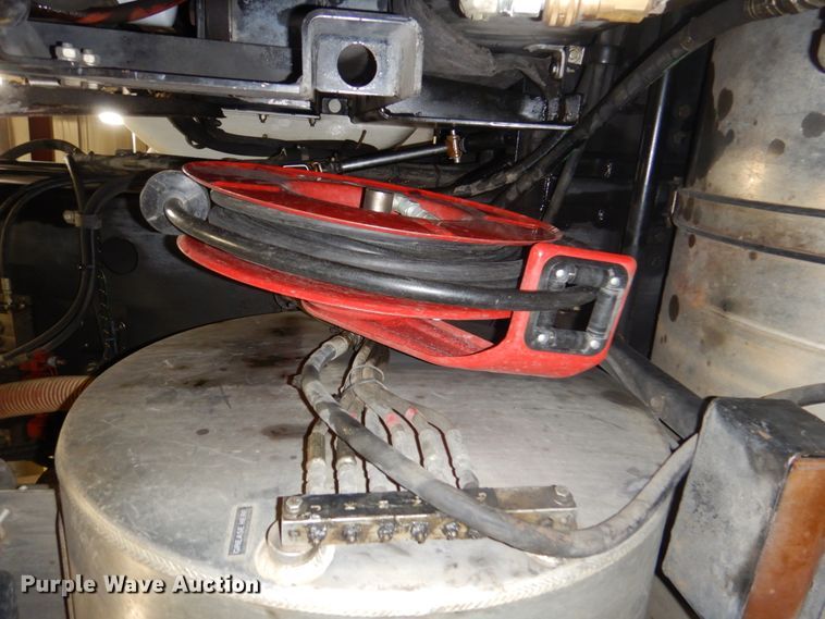 image for item DN7273 2005 Sterling L8500  sewer jetter truck