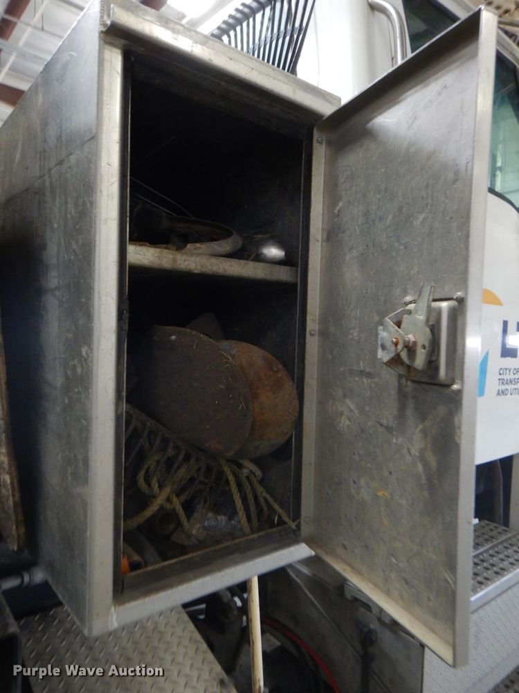 image for item DN7273 2005 Sterling L8500  sewer jetter truck