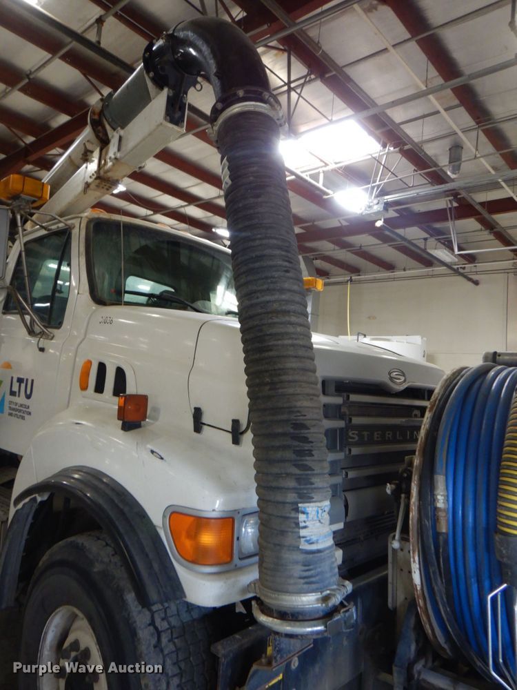 image for item DN7273 2005 Sterling L8500  sewer jetter truck