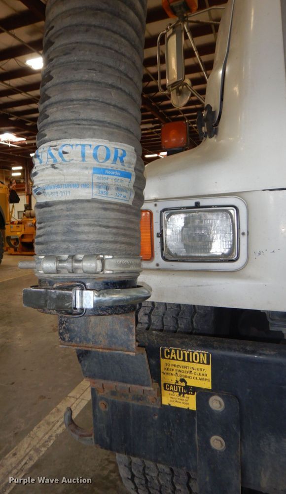 image for item DN7273 2005 Sterling L8500  sewer jetter truck