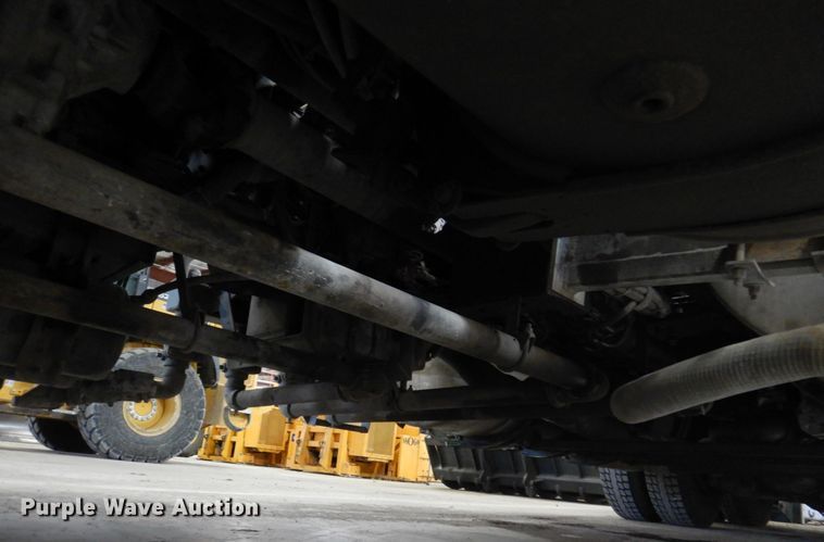 image for item DN7273 2005 Sterling L8500  sewer jetter truck