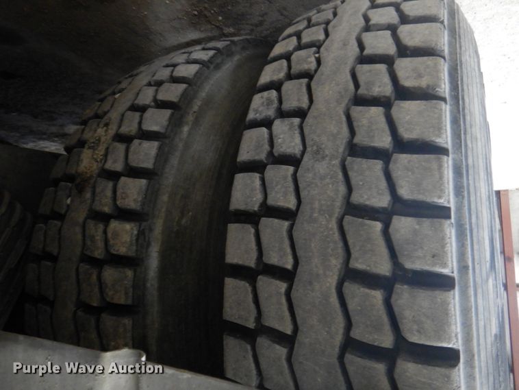 image for item DN7273 2005 Sterling L8500  sewer jetter truck