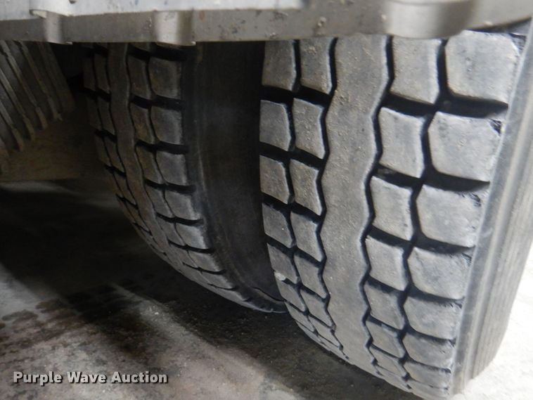 image for item DN7273 2005 Sterling L8500  sewer jetter truck