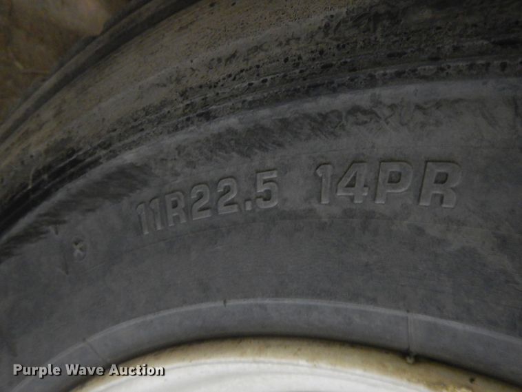 image for item DN7273 2005 Sterling L8500  sewer jetter truck