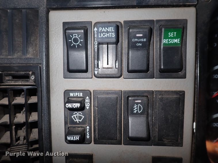 image for item DS7016 2001 Freightliner FL80  pumper fire truck