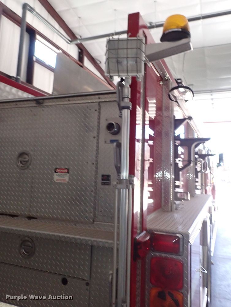 image for item DS7016 2001 Freightliner FL80  pumper fire truck