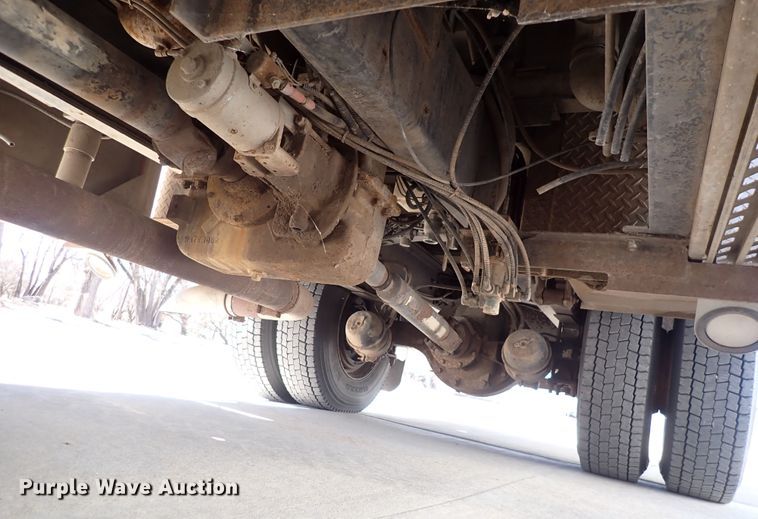 image for item DS7016 2001 Freightliner FL80  pumper fire truck