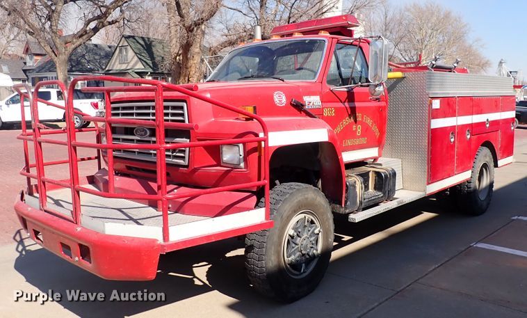 image for item DS7018 1994 Ford F700  fire truck