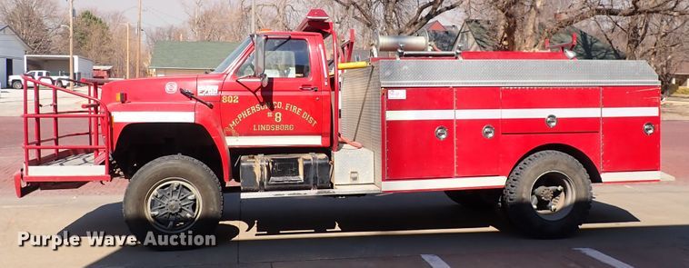 image for item DS7018 1994 Ford F700  fire truck