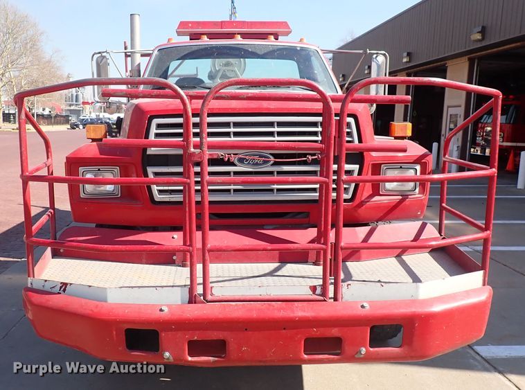 image for item DS7018 1994 Ford F700  fire truck