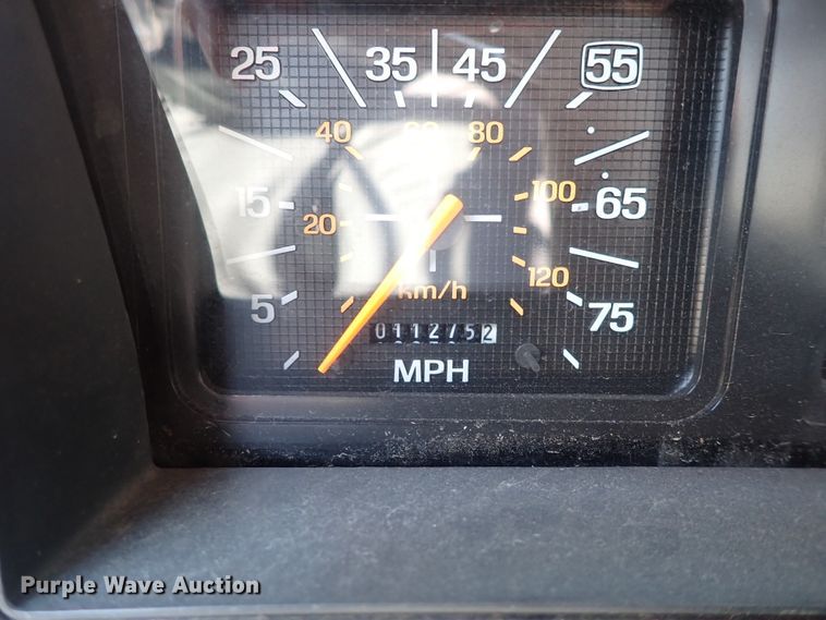 image for item DS7018 1994 Ford F700  fire truck