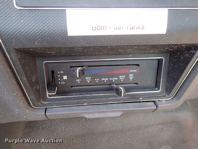 image for item DS7018 1994 Ford F700  fire truck