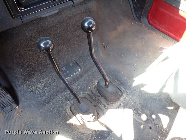 image for item DS7018 1994 Ford F700  fire truck