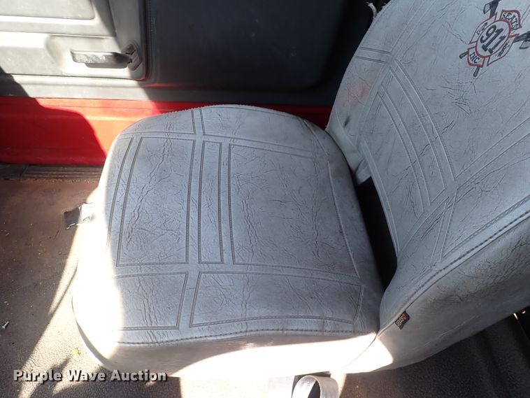 image for item DS7018 1994 Ford F700  fire truck